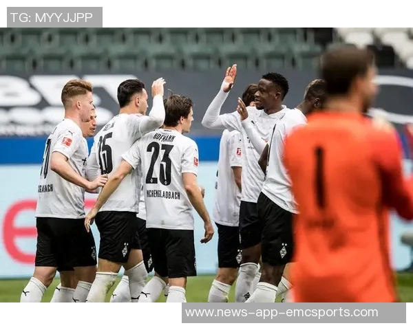 拜仁发布客战门兴海报乌尔比希与莱默尔共同亮相展现团队精神 拜仁发布客战门兴海报乌尔比希与莱默尔共同亮相展现团队精神