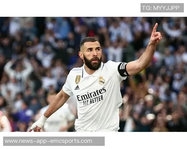 C罗干预本泽马转会引发坎特恩内斯里转会签约延迟问题